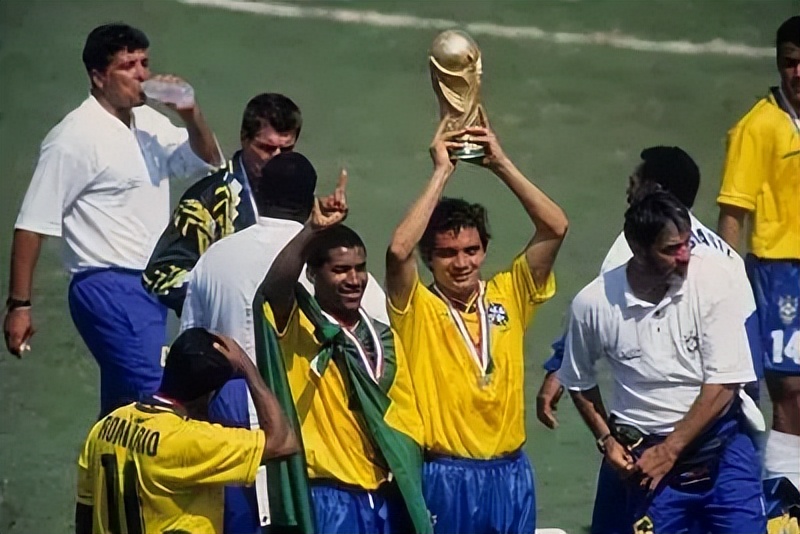 世界杯歷史_意大利世界杯決賽歷史時刻_首屆世界杯決賽烏拉圭阿根廷