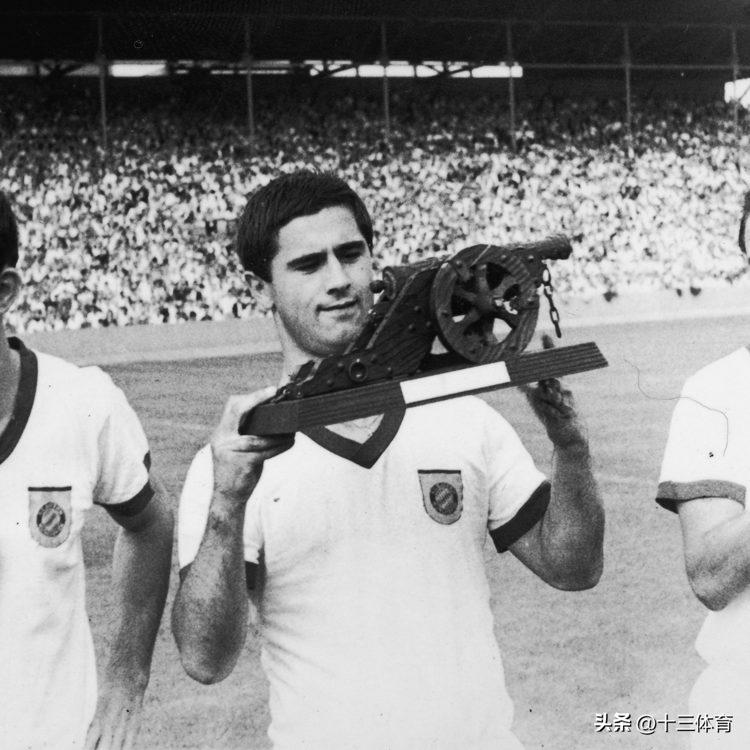 世界杯歷史總射手王_歷史最偉大射手排名_職業生涯進球數突破700的球員