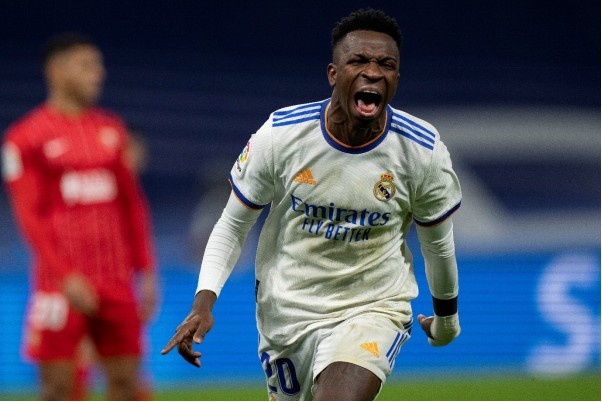 西甲聯賽巴塞羅那_皇馬積分榜領跑_巴薩客場勝利