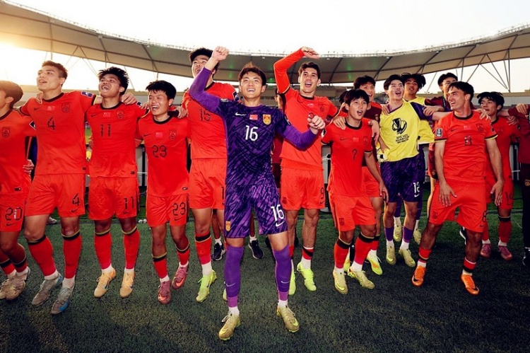 青島西海岸大連英博青年軍戰(zhàn)術布局_2026賽季中超中游球隊發(fā)展_2026中超聯(lián)賽冠軍