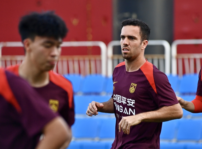 中國男足征戰世界杯歷史_中國男足邵佳一執教首秀_韋世豪張玉寧進球